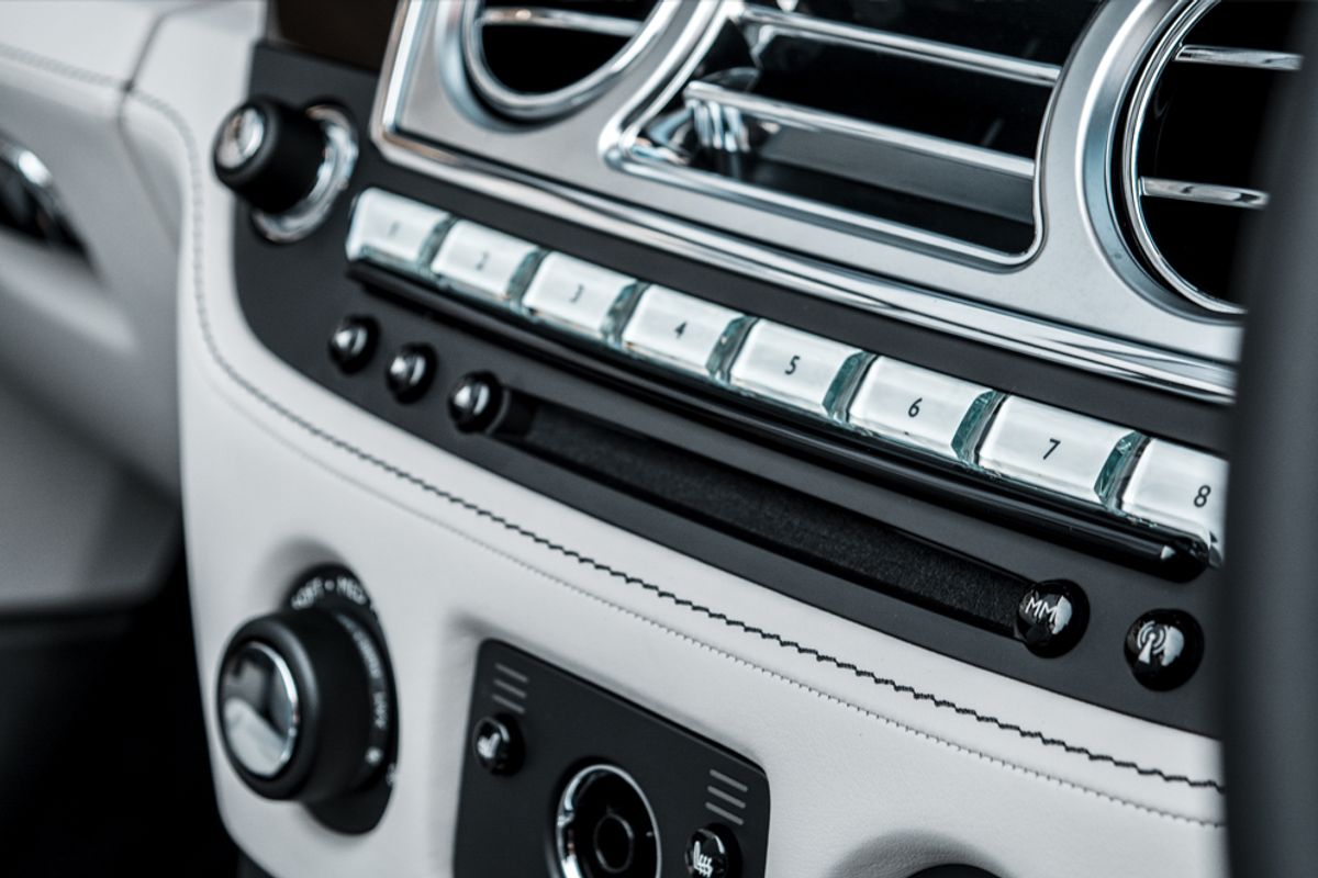 ROLLS-ROYCE DAWN CONVERTIBLE 6.6 V12 2DR AUTOMATIC