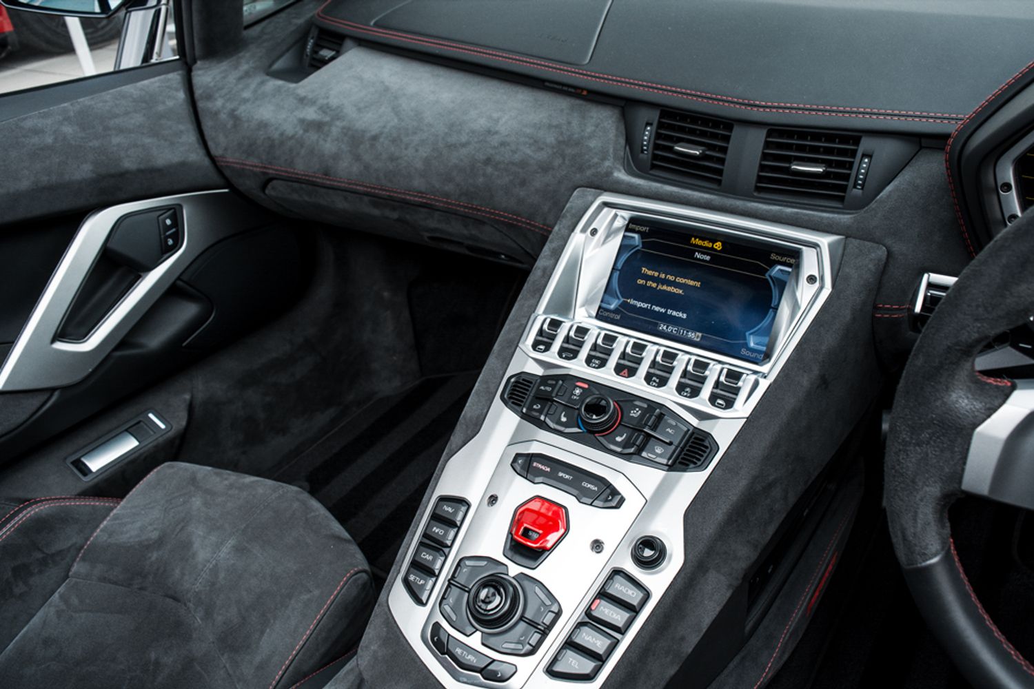 LAMBORGHINI AVENTADOR CONVERTIBLE 6.5 LP 700-4 ROADSTER 2DR SEMI AUTOMATIC