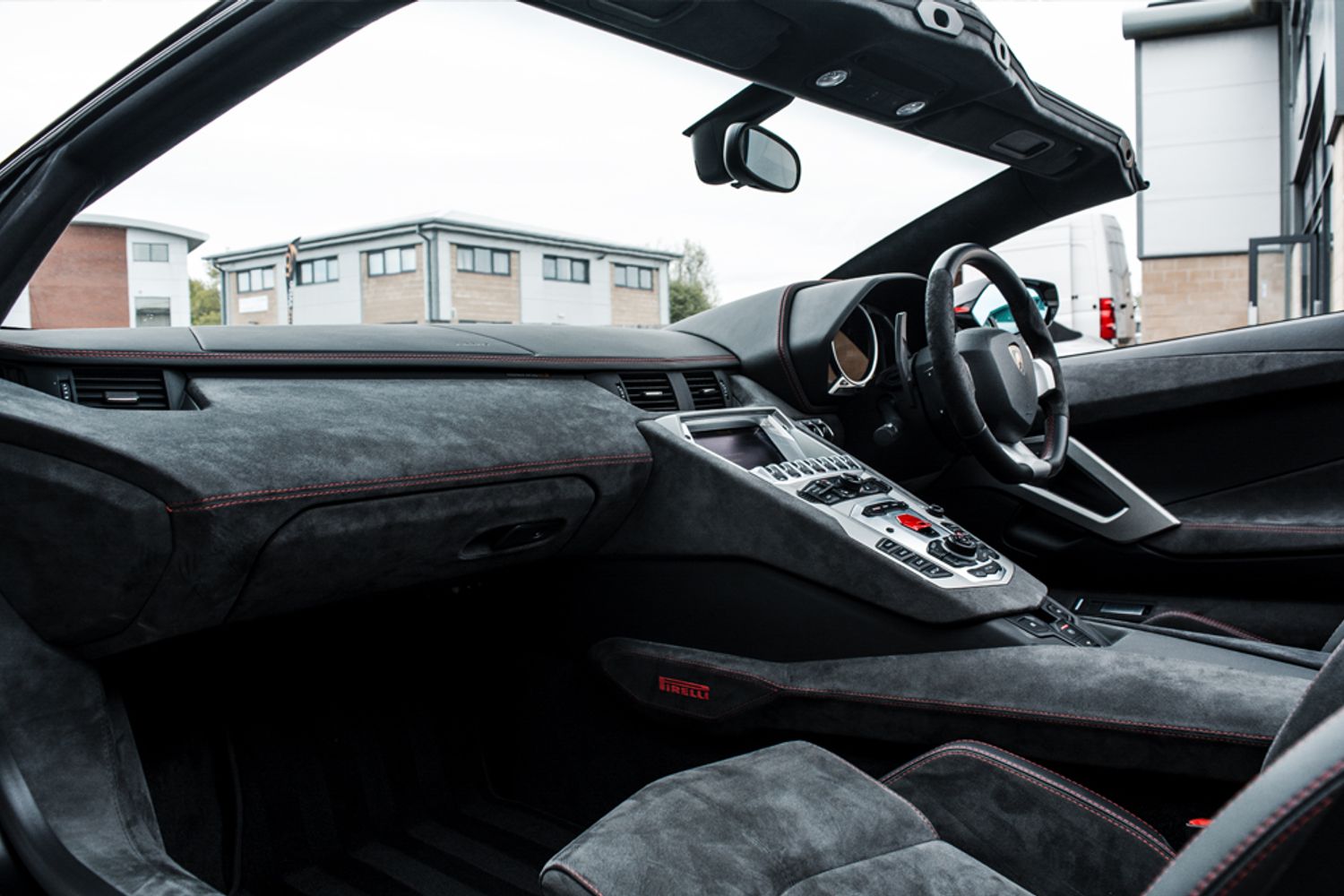 LAMBORGHINI AVENTADOR CONVERTIBLE 6.5 LP 700-4 ROADSTER 2DR SEMI AUTOMATIC