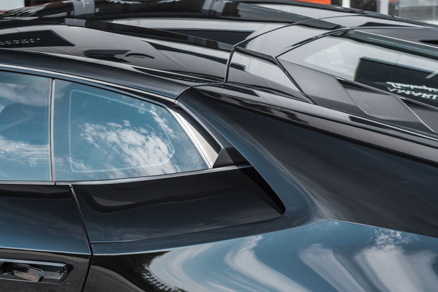 LAMBORGHINI HURACAN COUPE 5.2 LP 610-4 2DR SEMI AUTOMATIC