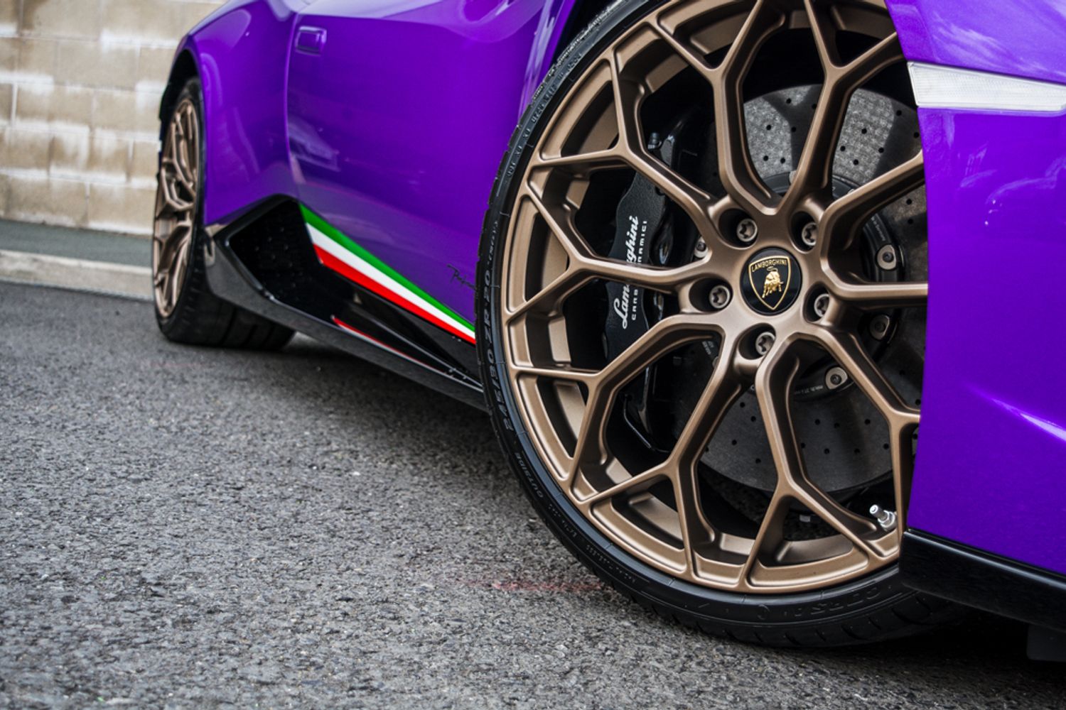 LAMBORGHINI HURACAN COUPE 5.2 LP 640-4 PERFORMANTE 2DR SEMI AUTOMATIC