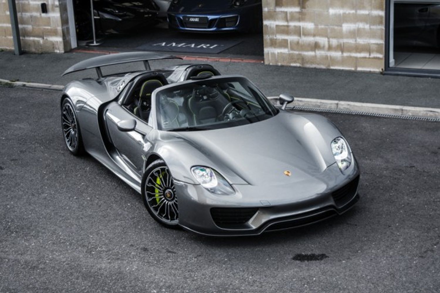 PORSCHE 918 HYBRID ELECTRIC CONVERTIBLE 4.6 SPYDER PDK 2DR SEMI AUTOMATIC