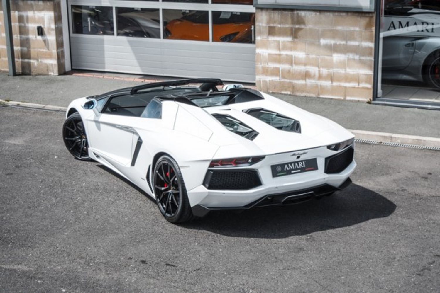 LAMBORGHINI AVENTADOR CONVERTIBLE 6.5 LP 700-4 ROADSTER 2DR SEMI AUTOMATIC