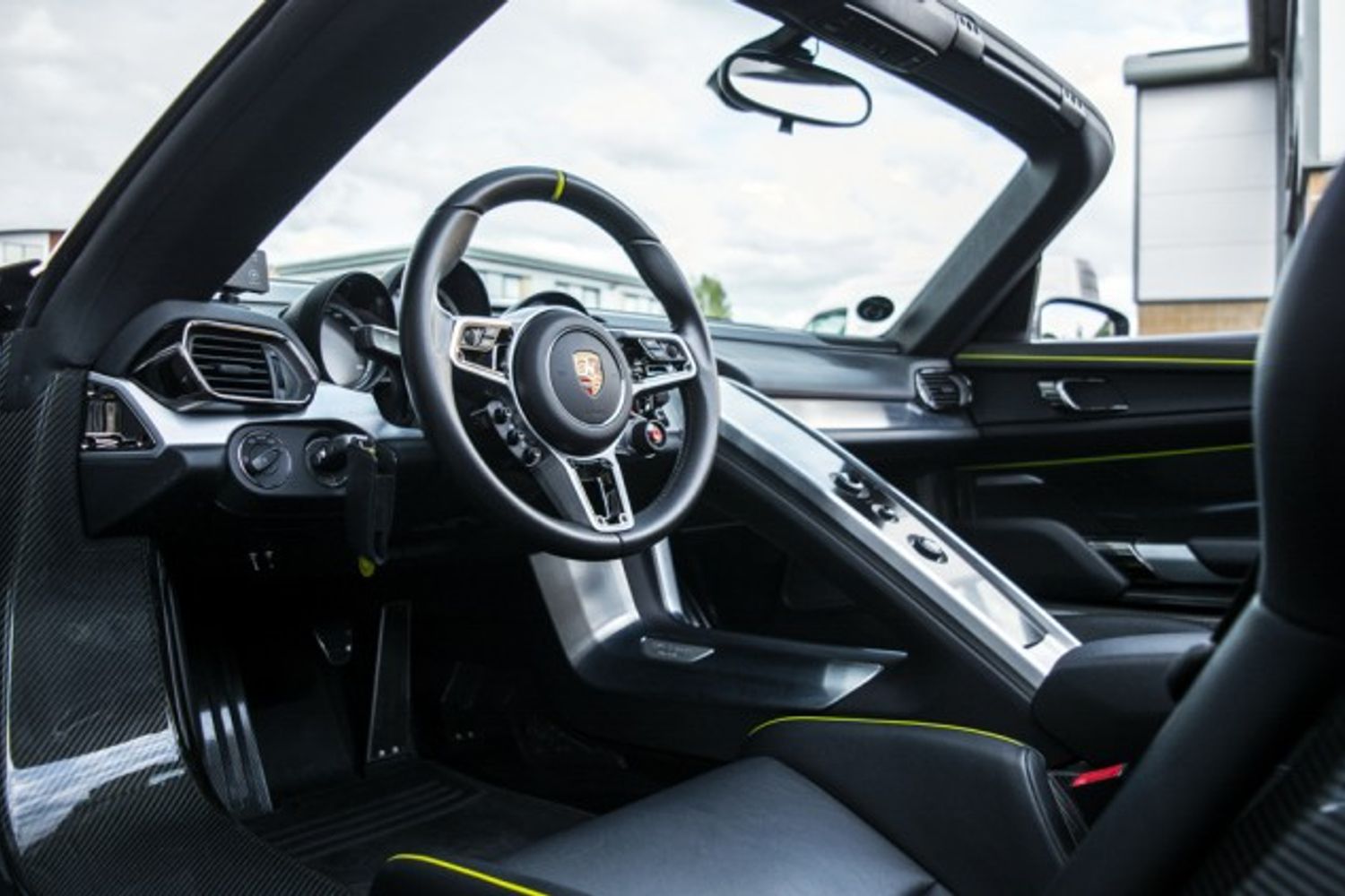 PORSCHE 918 HYBRID ELECTRIC CONVERTIBLE 4.6 SPYDER PDK 2DR SEMI AUTOMATIC