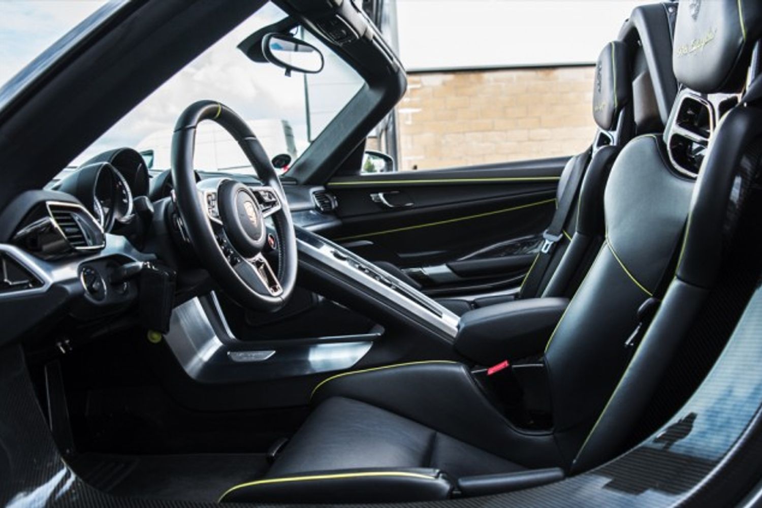 PORSCHE 918 HYBRID ELECTRIC CONVERTIBLE 4.6 SPYDER PDK 2DR SEMI AUTOMATIC
