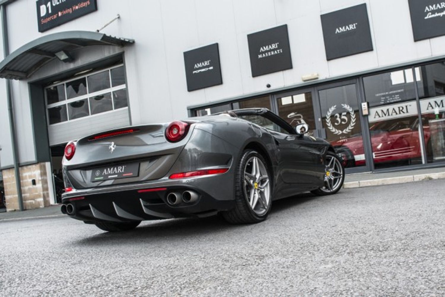 FERRARI CALIFORNIA CONVERTIBLE 3.9 DD 2DR SEMI AUTOMATIC