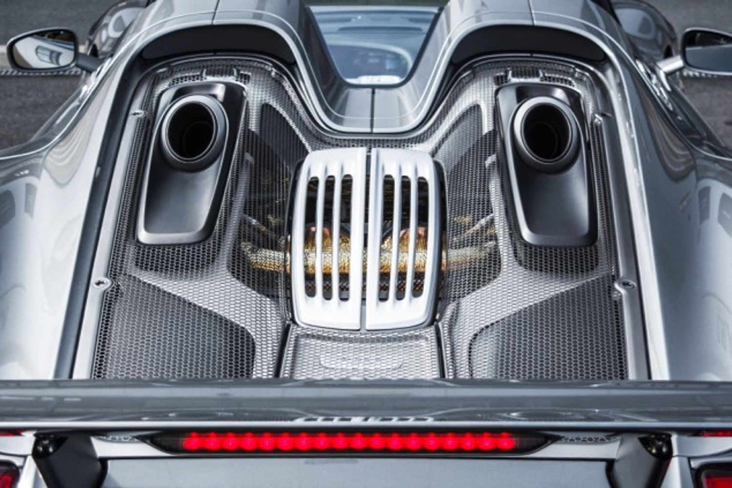 PORSCHE 918 HYBRID ELECTRIC CONVERTIBLE 4.6 SPYDER PDK 2DR SEMI AUTOMATIC