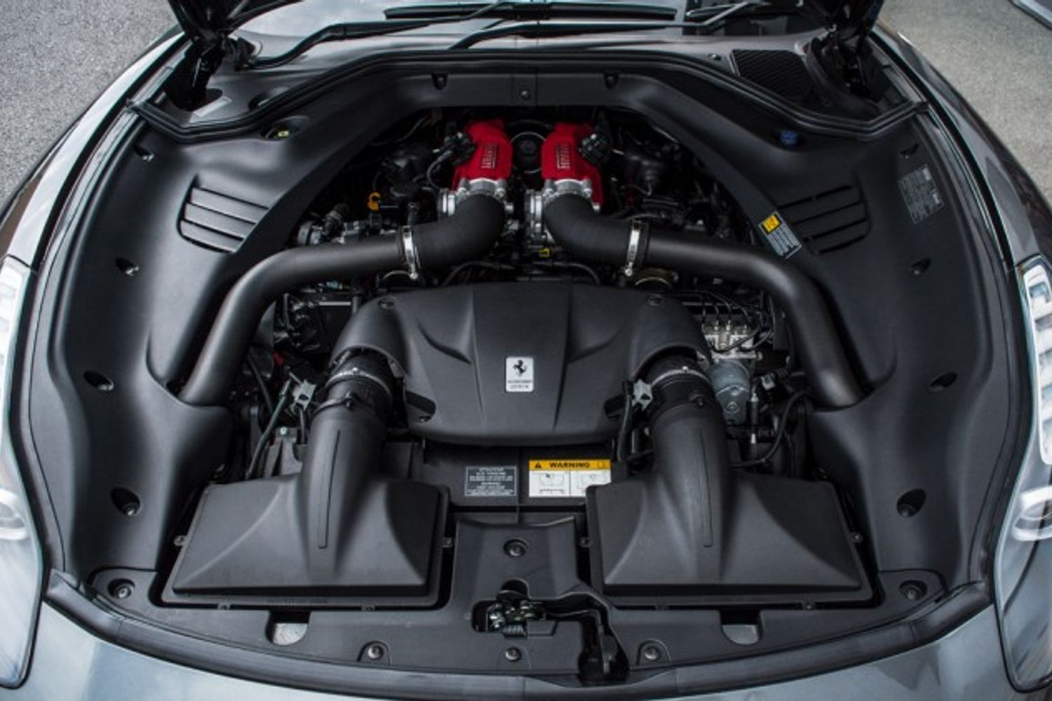FERRARI CALIFORNIA CONVERTIBLE 3.9 DD 2DR SEMI AUTOMATIC
