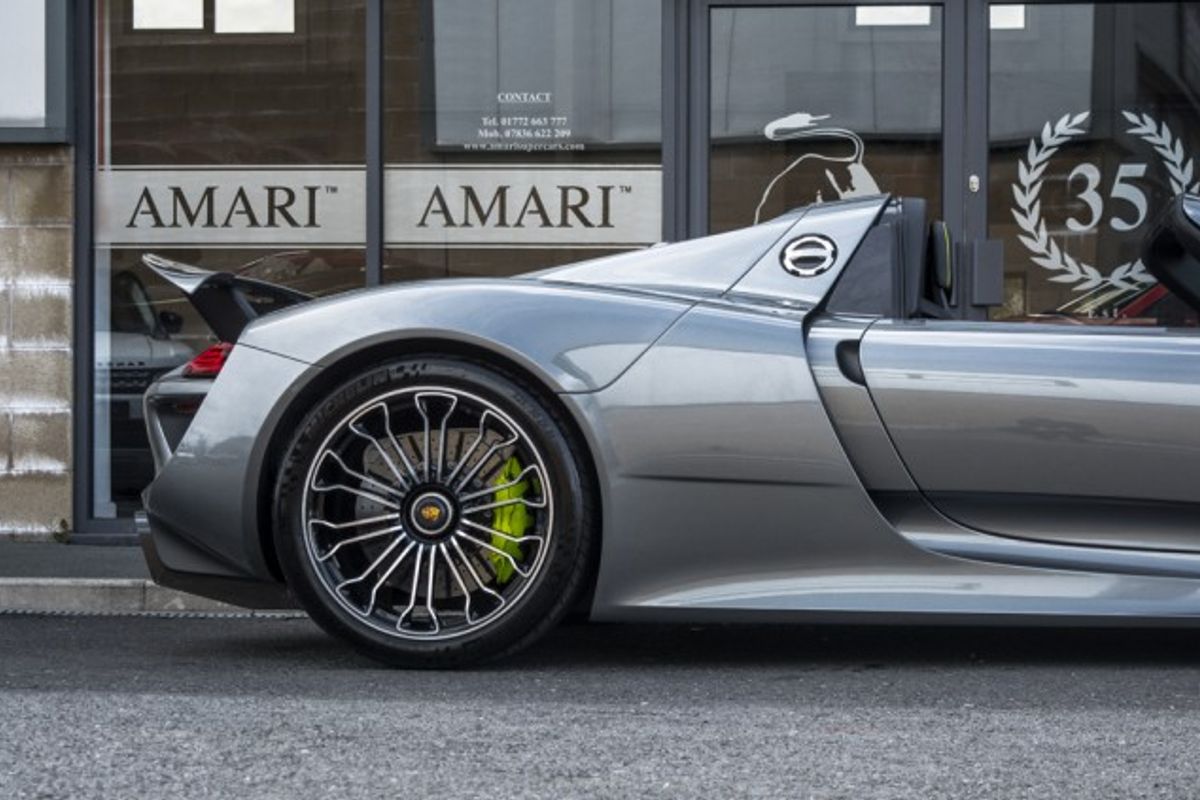 PORSCHE 918 HYBRID ELECTRIC CONVERTIBLE 4.6 SPYDER PDK 2DR SEMI AUTOMATIC
