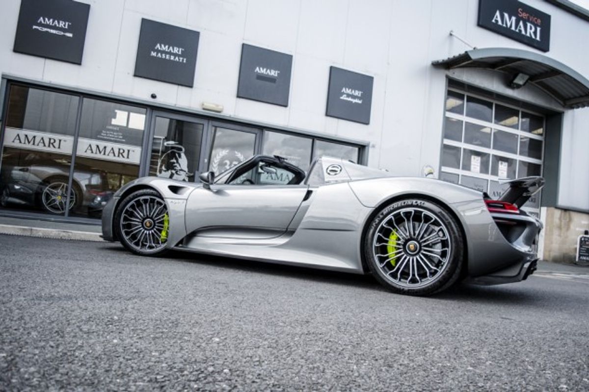 PORSCHE 918 HYBRID ELECTRIC CONVERTIBLE 4.6 SPYDER PDK 2DR SEMI AUTOMATIC