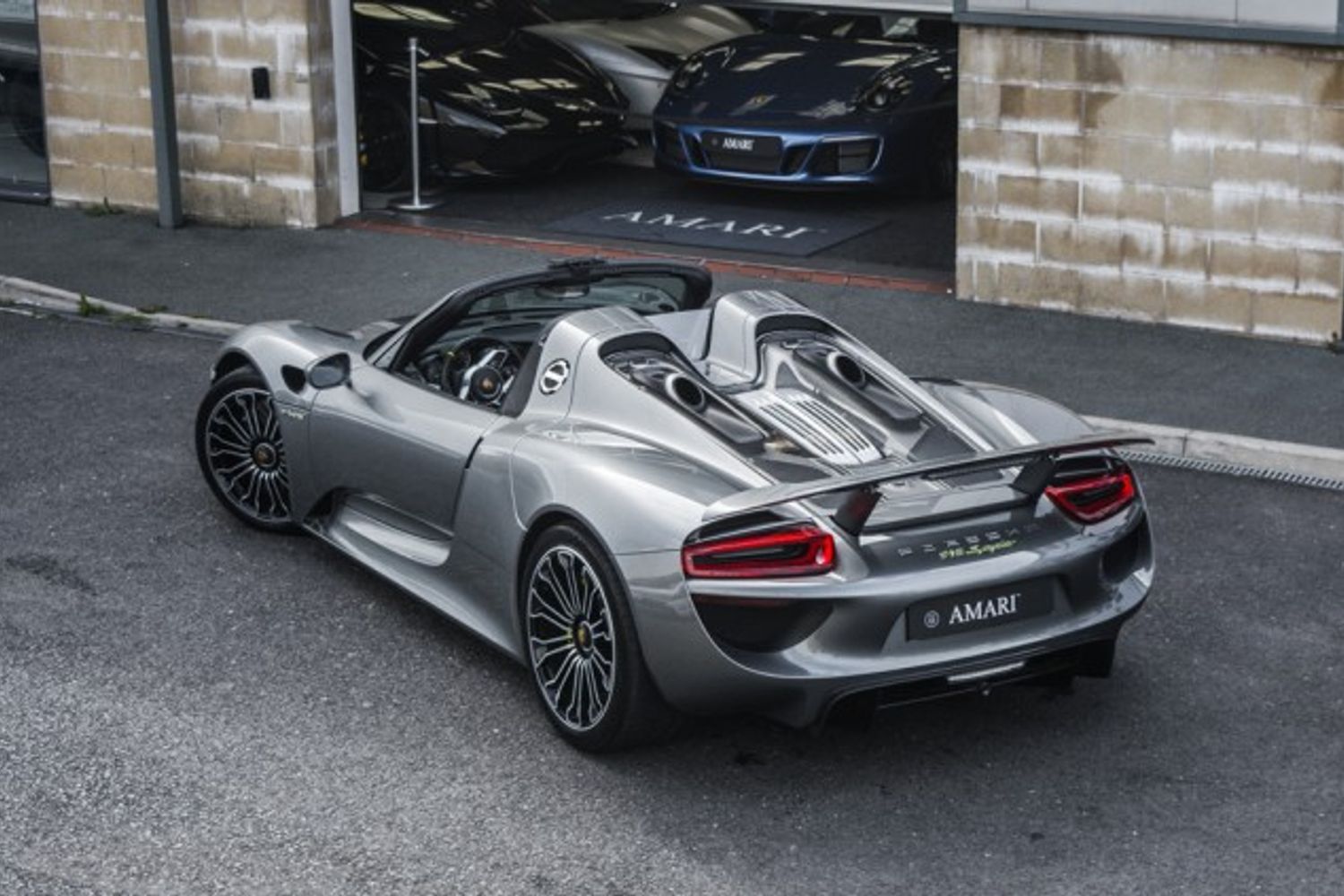 PORSCHE 918 HYBRID ELECTRIC CONVERTIBLE 4.6 SPYDER PDK 2DR SEMI AUTOMATIC