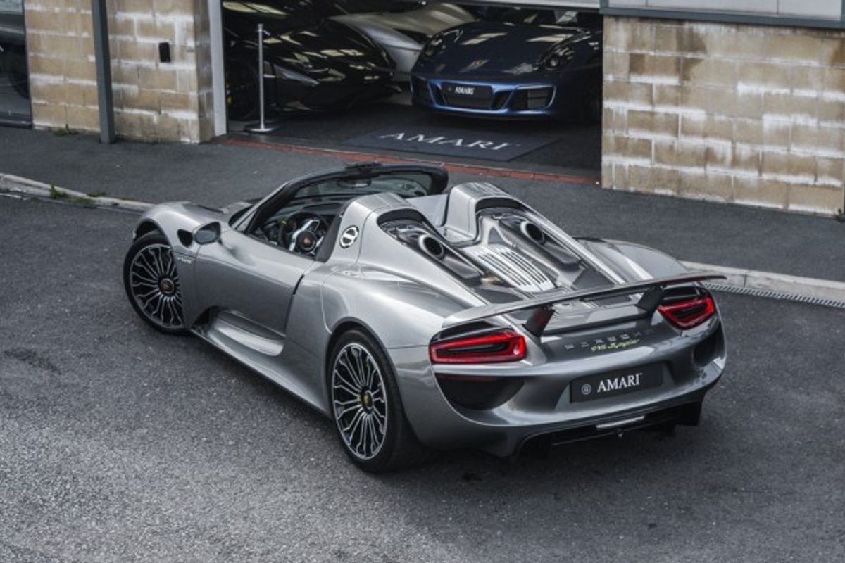 PORSCHE 918 HYBRID ELECTRIC CONVERTIBLE 4.6 SPYDER PDK 2DR SEMI AUTOMATIC