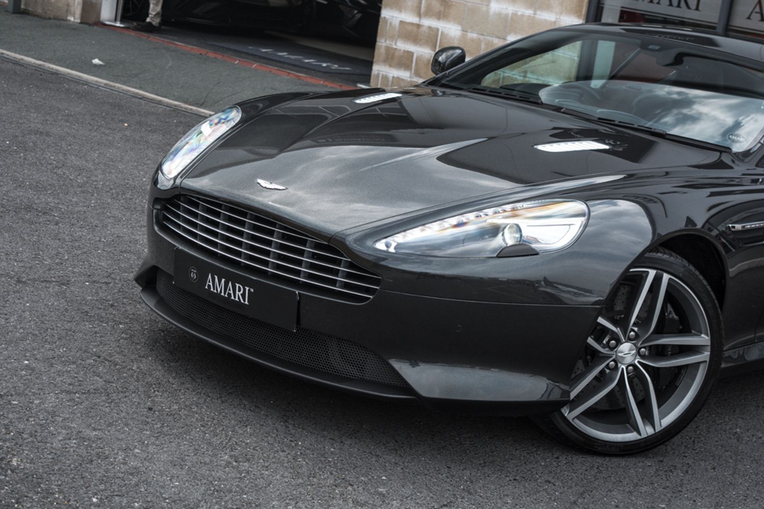 ASTON MARTIN DB9 COUPE 5.9 V12 2DR AUTOMATIC