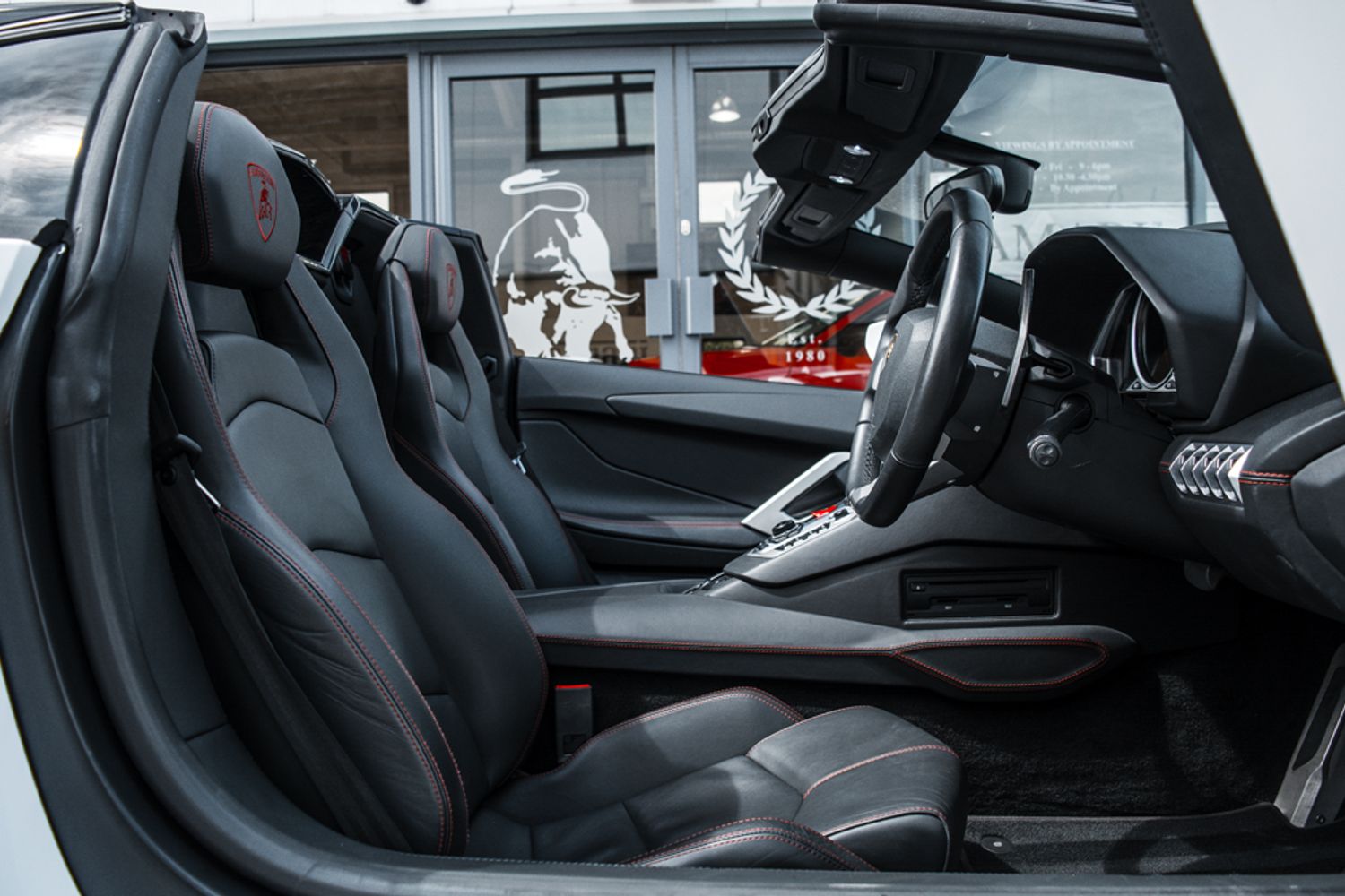 LAMBORGHINI AVENTADOR CONVERTIBLE 6.5 LP 700-4 ROADSTER 2DR SEMI AUTOMATIC