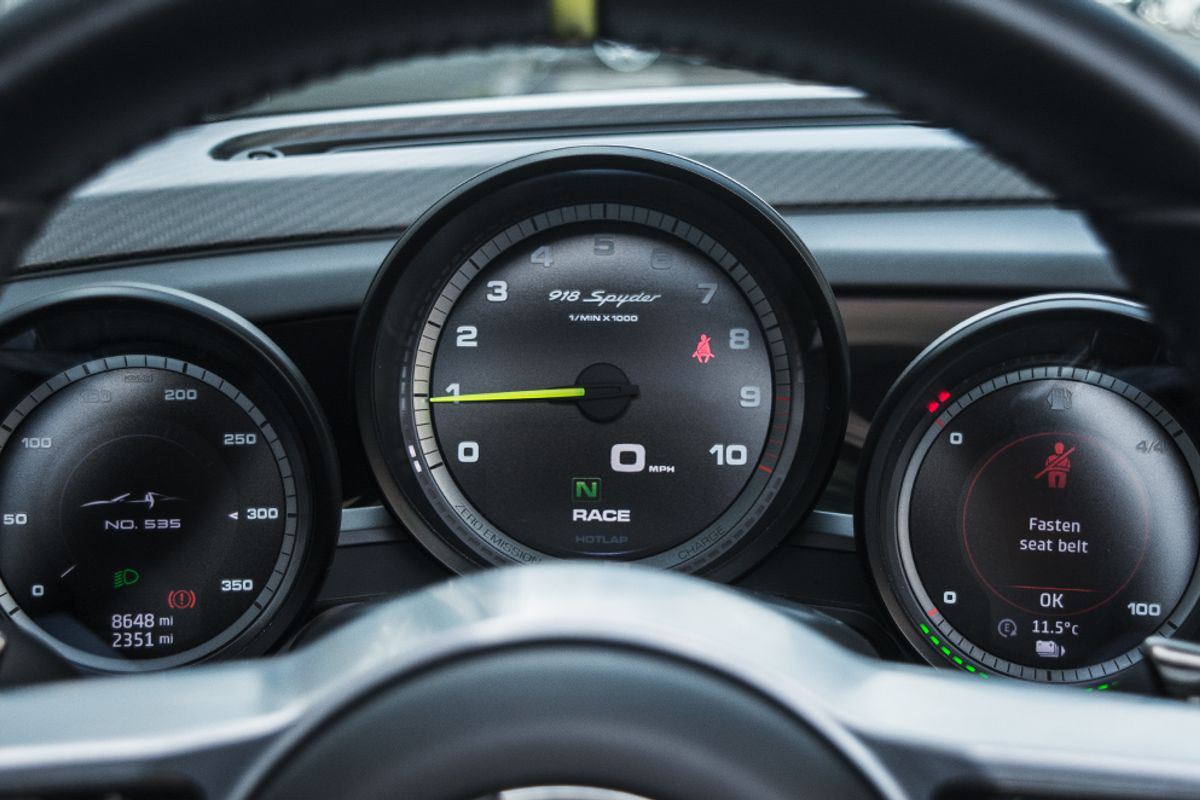 PORSCHE 918 HYBRID ELECTRIC CONVERTIBLE 4.6 SPYDER PDK 2DR SEMI AUTOMATIC