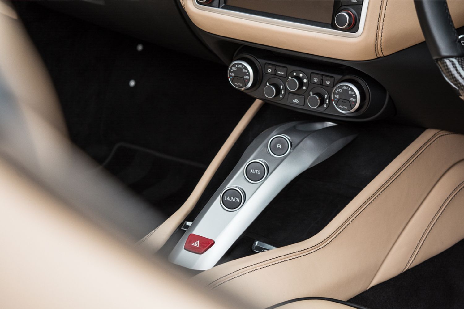 FERRARI CALIFORNIA CONVERTIBLE 3.9 DD 2DR SEMI AUTOMATIC