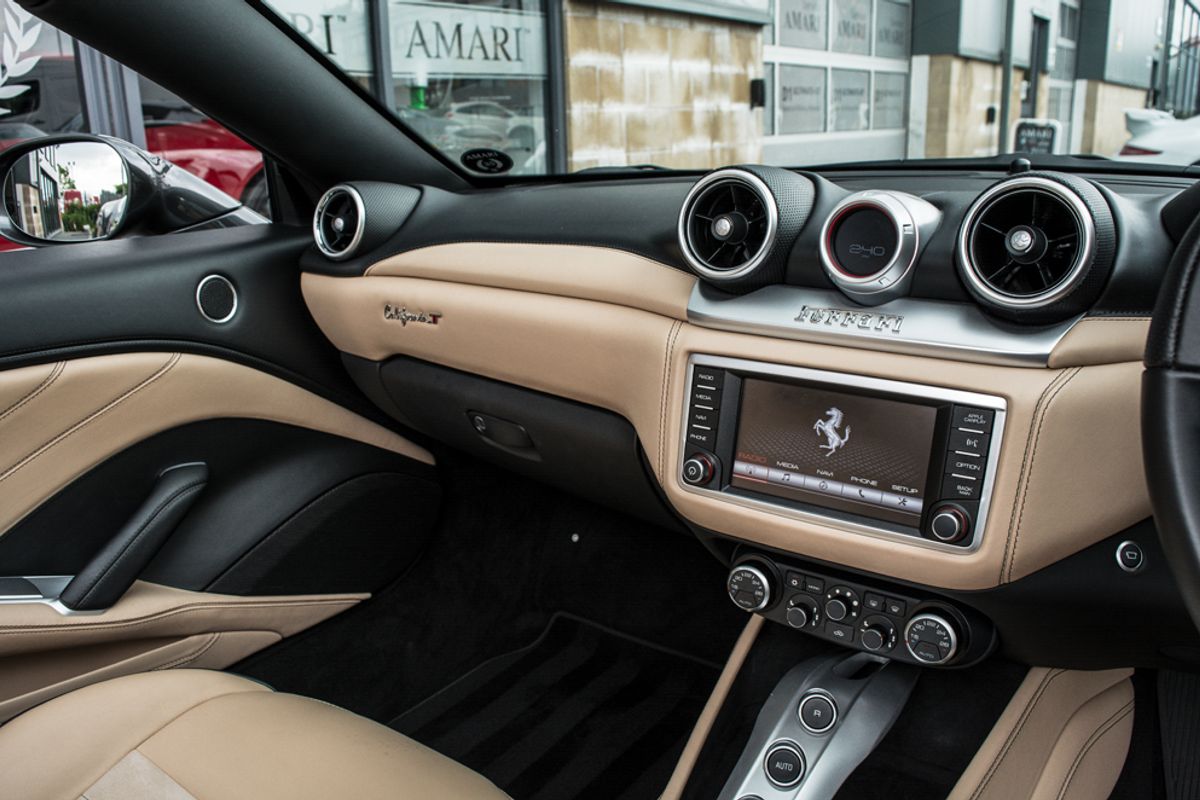 FERRARI CALIFORNIA CONVERTIBLE 3.9 DD 2DR SEMI AUTOMATIC