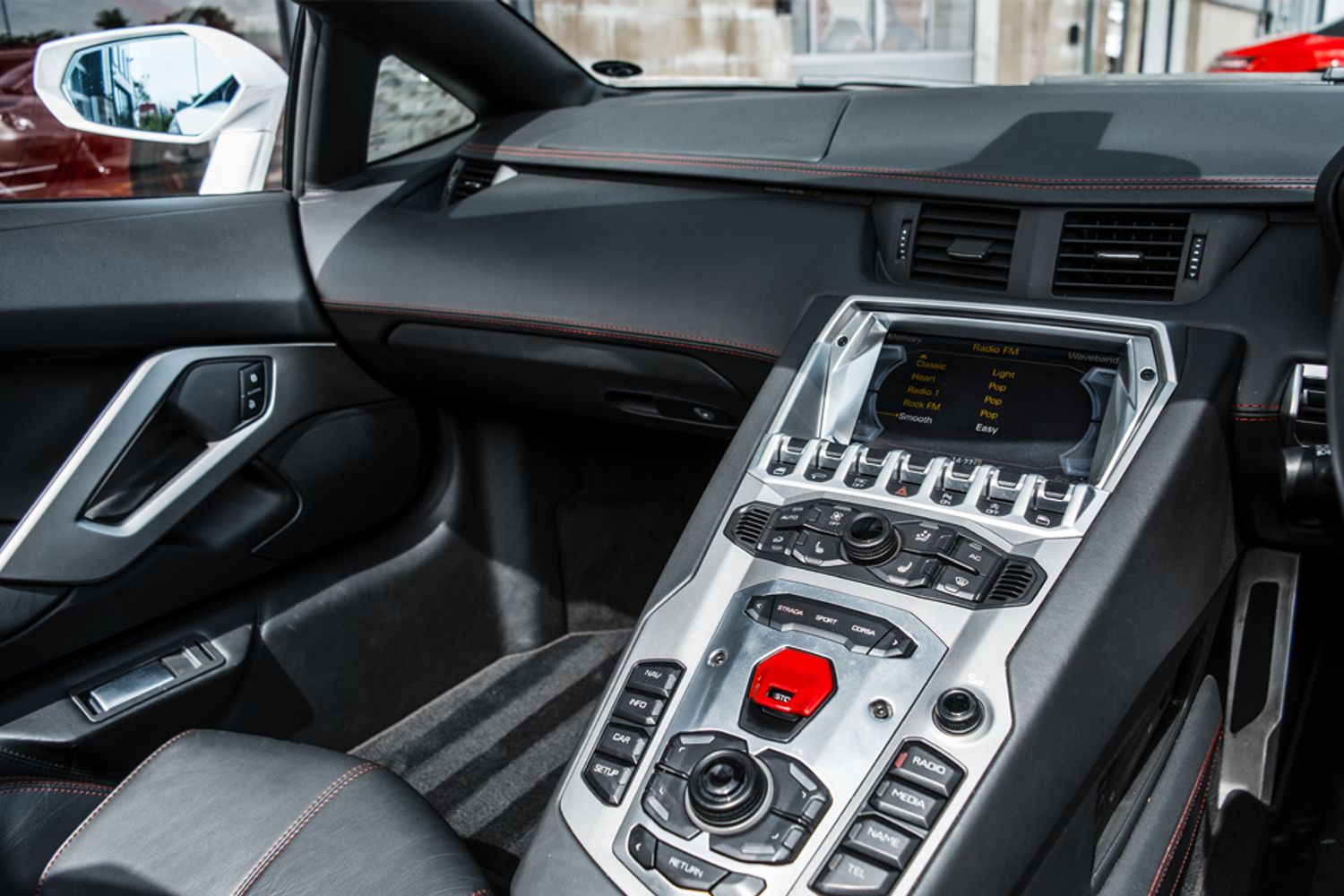 LAMBORGHINI AVENTADOR CONVERTIBLE 6.5 LP 700-4 ROADSTER 2DR SEMI AUTOMATIC