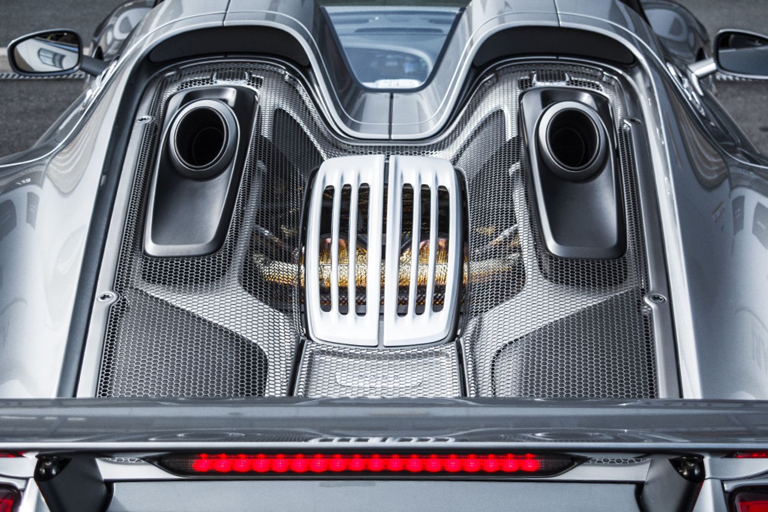 PORSCHE 918 HYBRID ELECTRIC CONVERTIBLE 4.6 SPYDER PDK 2DR SEMI AUTOMATIC