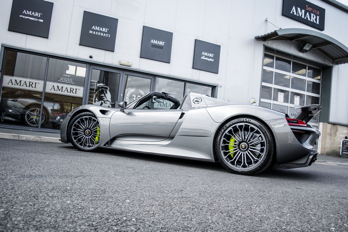 PORSCHE 918 HYBRID ELECTRIC CONVERTIBLE 4.6 SPYDER PDK 2DR SEMI AUTOMATIC