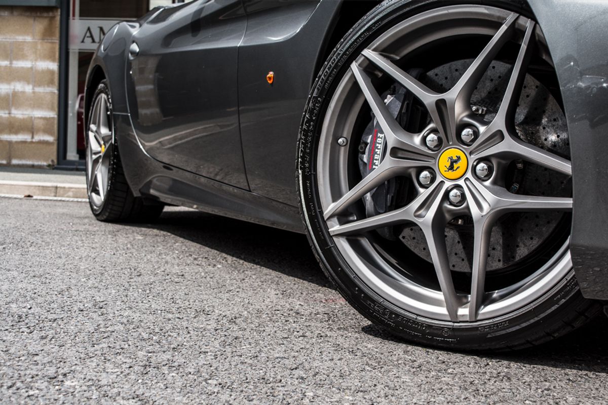 FERRARI CALIFORNIA CONVERTIBLE 3.9 DD 2DR SEMI AUTOMATIC