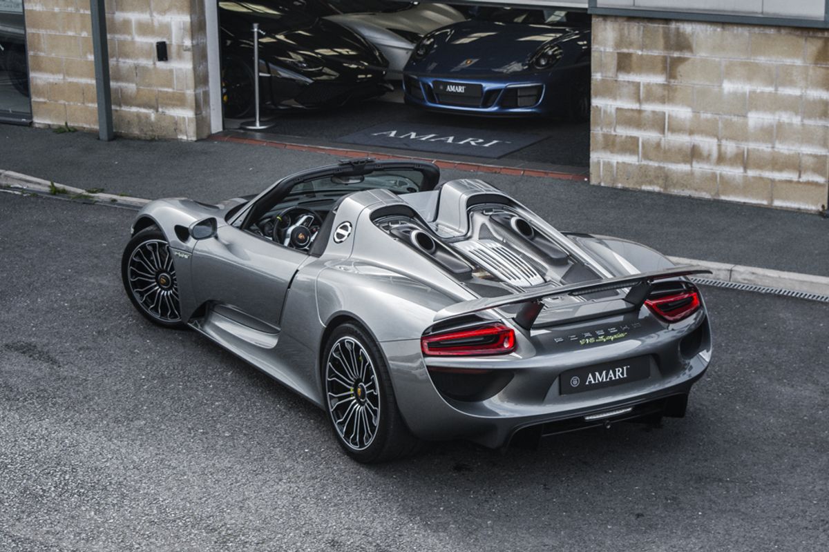 PORSCHE 918 HYBRID ELECTRIC CONVERTIBLE 4.6 SPYDER PDK 2DR SEMI AUTOMATIC