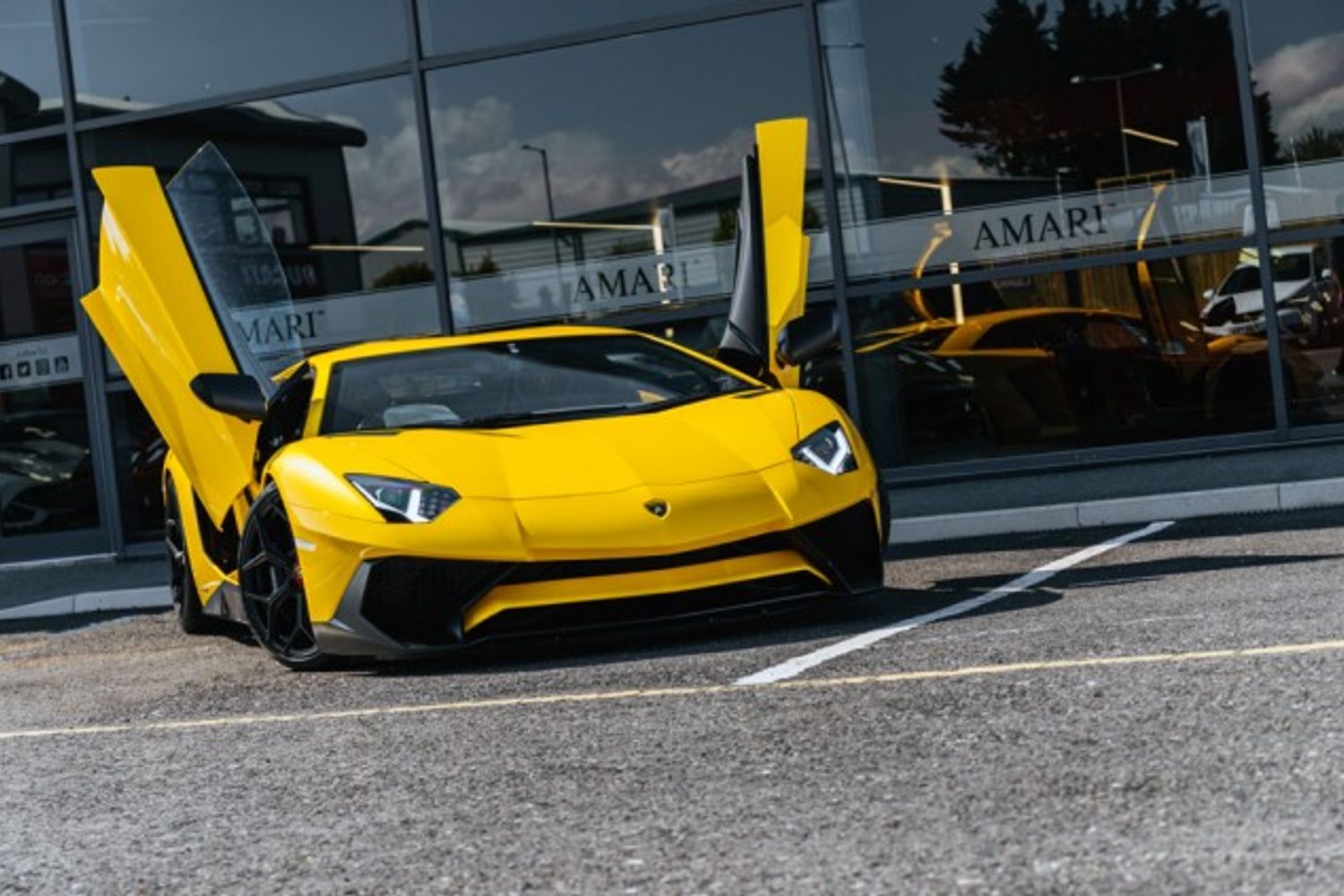 LAMBORGHINI AVENTADOR COUPE 6.5 LP 750-4 SUPERVELOCE 2DR SEMI AUTOMATIC