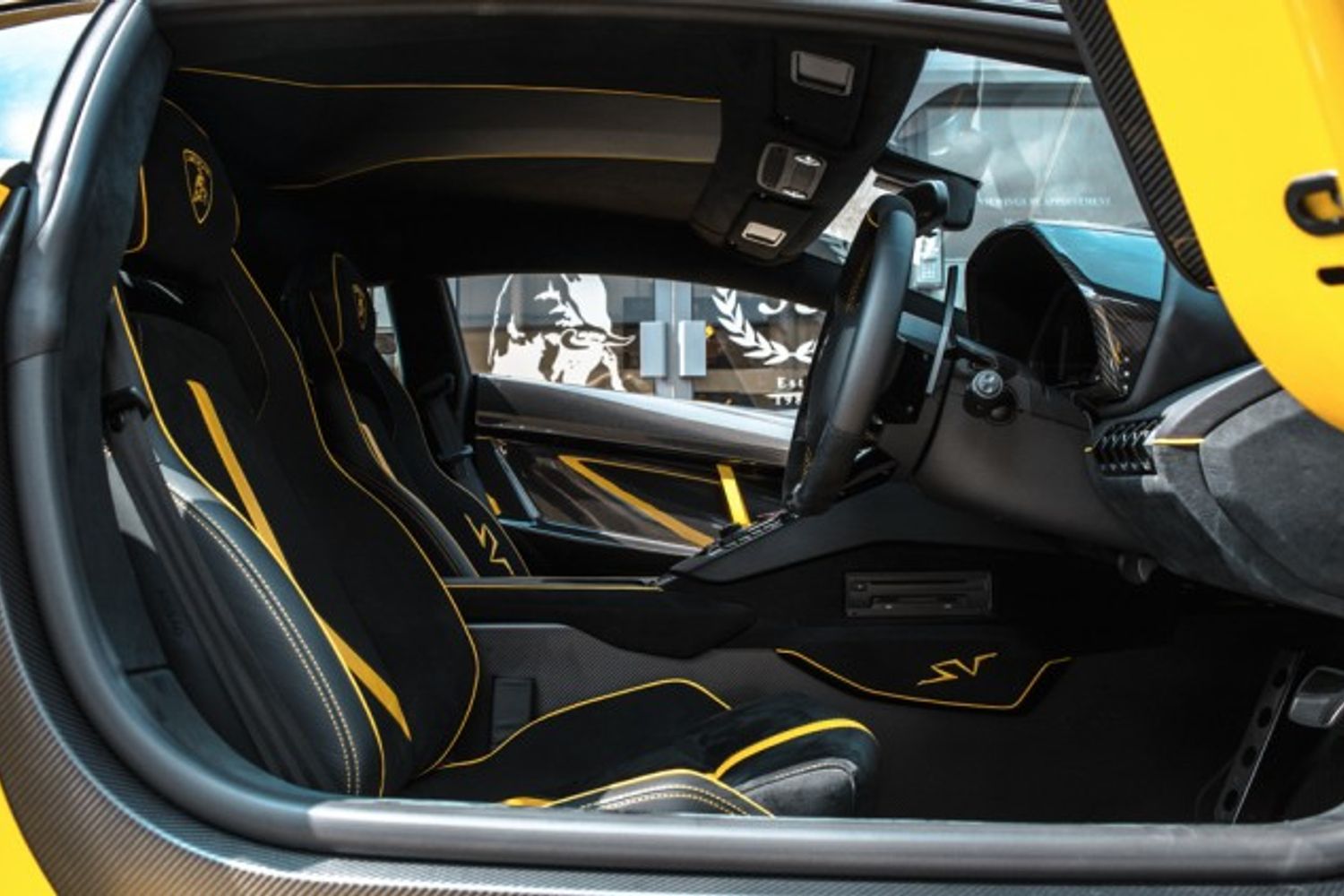 LAMBORGHINI AVENTADOR COUPE 6.5 LP 750-4 SUPERVELOCE 2DR SEMI AUTOMATIC