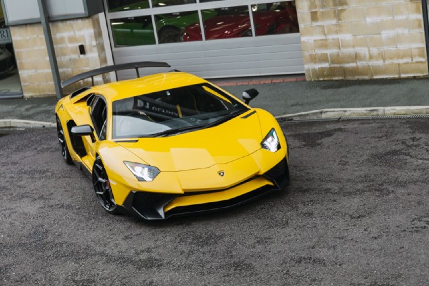 LAMBORGHINI AVENTADOR COUPE 6.5 LP 750-4 SUPERVELOCE 2DR SEMI AUTOMATIC