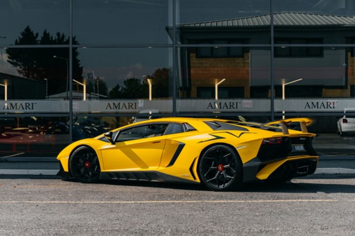 LAMBORGHINI AVENTADOR COUPE 6.5 LP 750-4 SUPERVELOCE 2DR SEMI AUTOMATIC