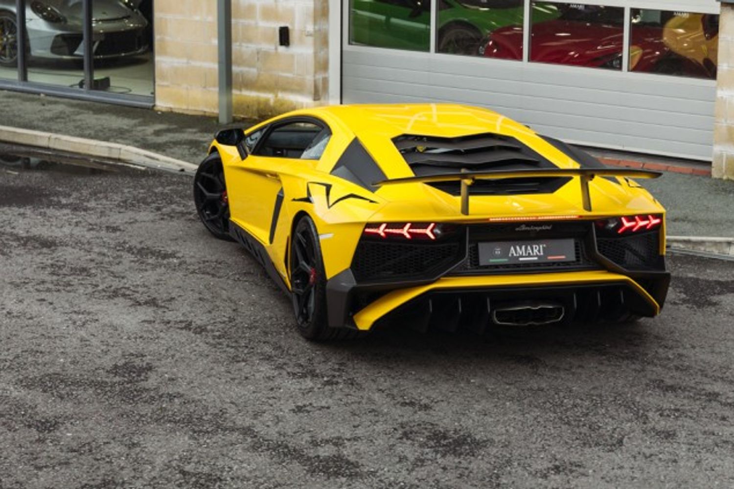 LAMBORGHINI AVENTADOR COUPE 6.5 LP 750-4 SUPERVELOCE 2DR SEMI AUTOMATIC