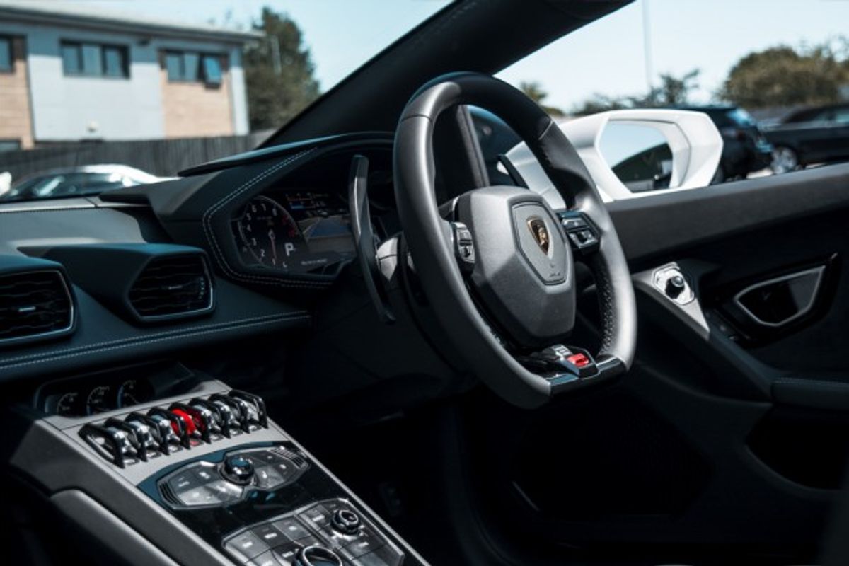 LAMBORGHINI HURACAN CONVERTIBLE 5.2 LP 610-4 SPYDER 2DR SEMI AUTOMATIC