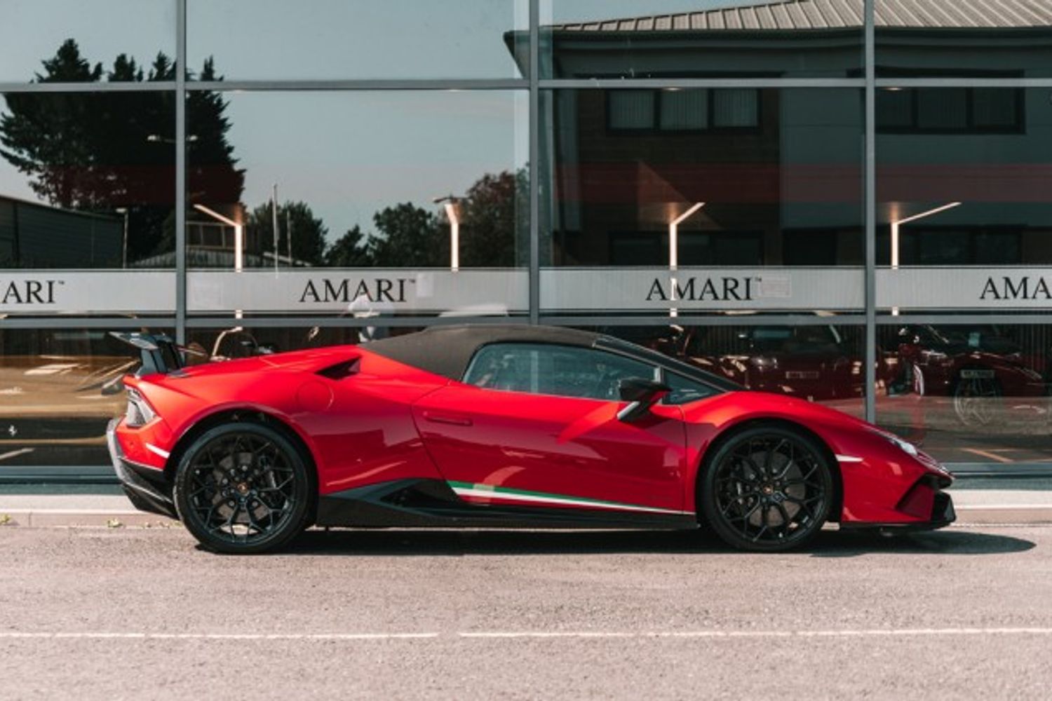 LAMBORGHINI HURACAN CONVERTIBLE 5.2 LP 640-4 PERFORMANTE SPYDER 2DR SEMI AUTOMATIC