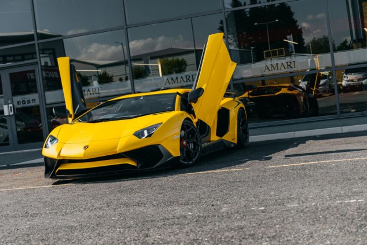 LAMBORGHINI AVENTADOR COUPE 6.5 LP 750-4 SUPERVELOCE 2DR SEMI AUTOMATIC
