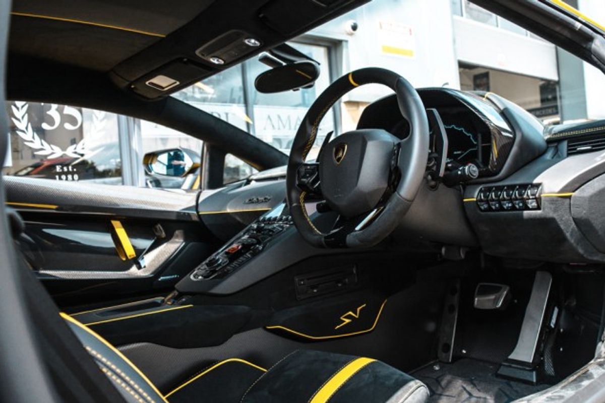 LAMBORGHINI AVENTADOR COUPE 6.5 LP 750-4 SUPERVELOCE 2DR SEMI AUTOMATIC