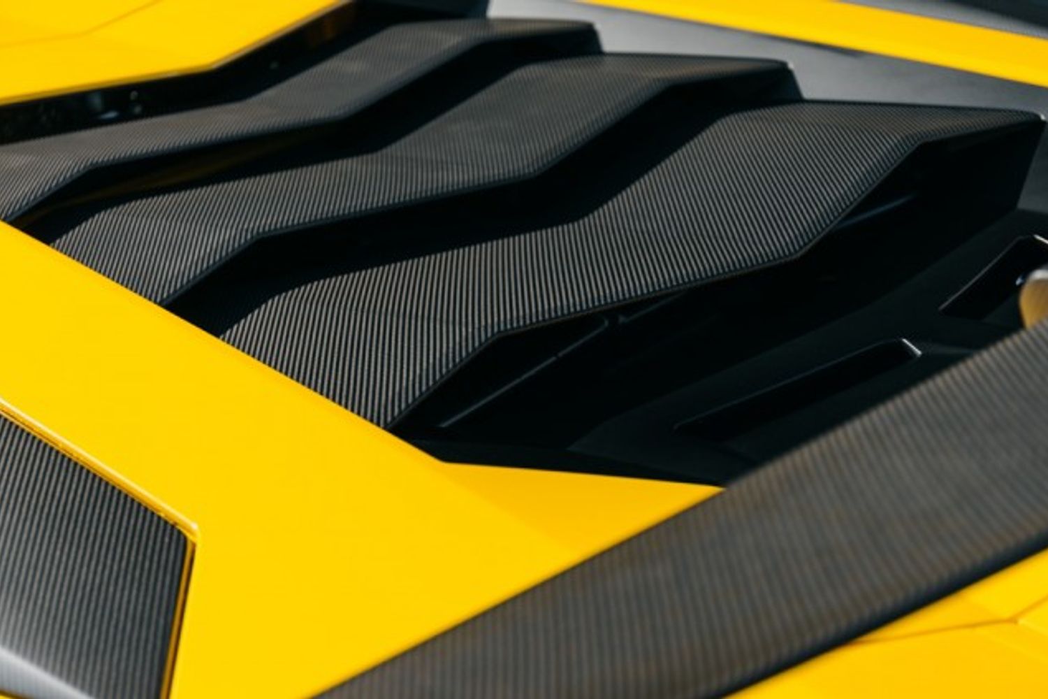 LAMBORGHINI AVENTADOR COUPE 6.5 LP 750-4 SUPERVELOCE 2DR SEMI AUTOMATIC