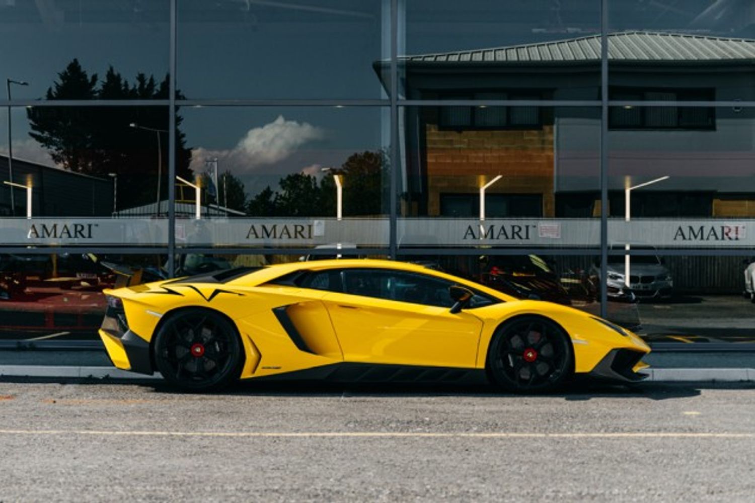 LAMBORGHINI AVENTADOR COUPE 6.5 LP 750-4 SUPERVELOCE 2DR SEMI AUTOMATIC