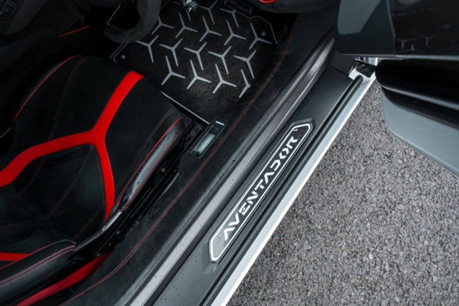 LAMBORGHINI AVENTADOR CONVERTIBLE 6.5 LP 750-4 SUPERVELOCE ROADSTER 2DR SEMI AUTOMATIC