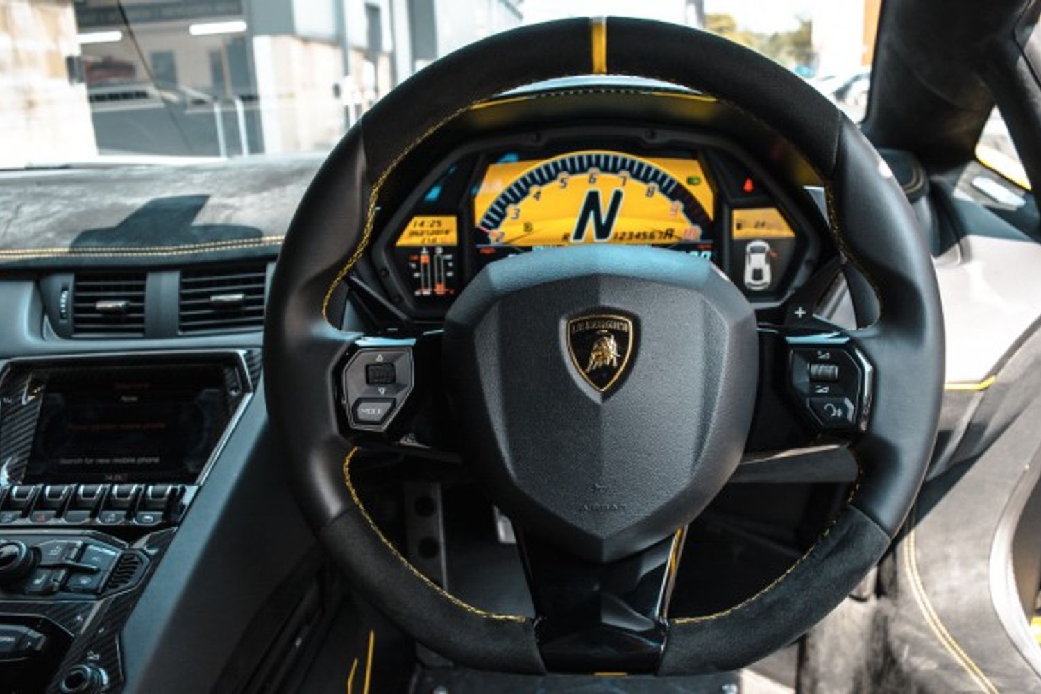 LAMBORGHINI AVENTADOR COUPE 6.5 LP 750-4 SUPERVELOCE 2DR SEMI AUTOMATIC