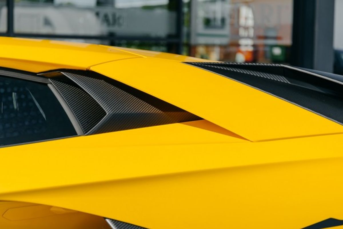 LAMBORGHINI AVENTADOR COUPE 6.5 LP 750-4 SUPERVELOCE 2DR SEMI AUTOMATIC