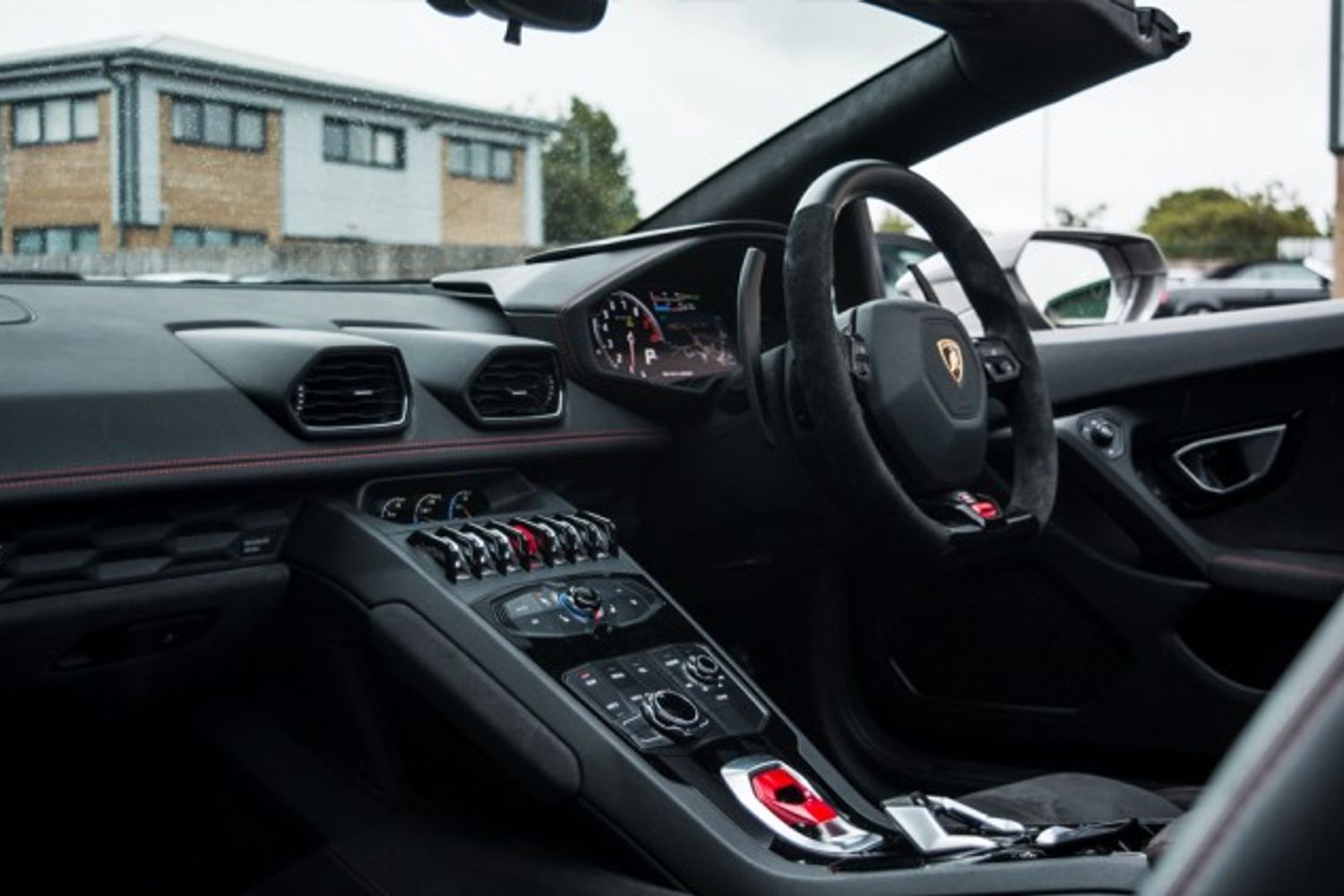 LAMBORGHINI HURACAN CONVERTIBLE 5.2 LP 610-4 SPYDER 2DR SEMI AUTOMATIC