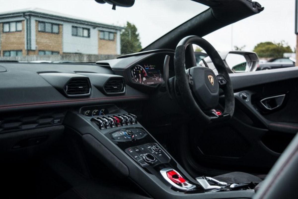 LAMBORGHINI HURACAN CONVERTIBLE 5.2 LP 610-4 SPYDER 2DR SEMI AUTOMATIC