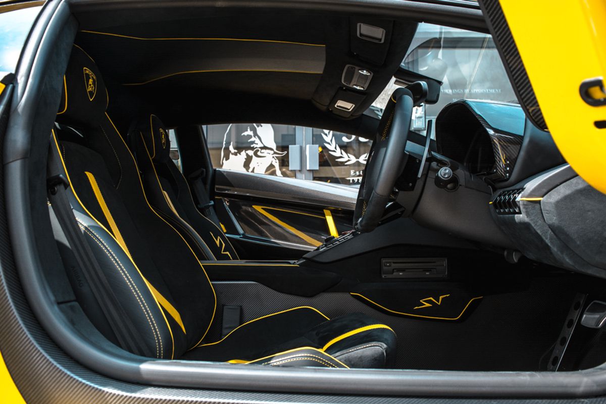 LAMBORGHINI AVENTADOR COUPE 6.5 LP 750-4 SUPERVELOCE 2DR SEMI AUTOMATIC
