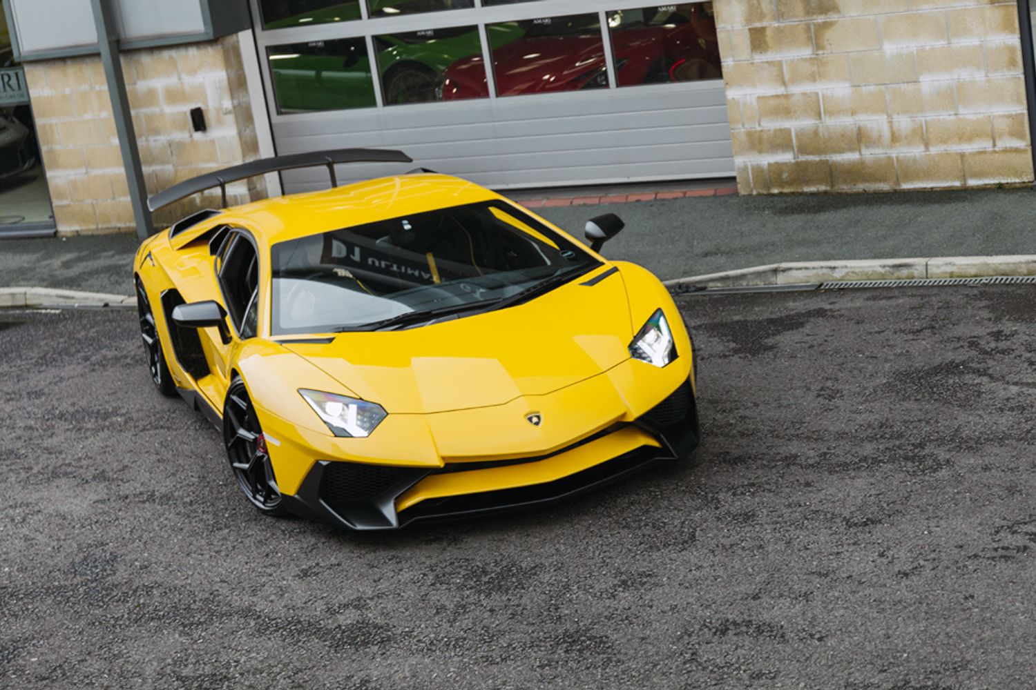 LAMBORGHINI AVENTADOR COUPE 6.5 LP 750-4 SUPERVELOCE 2DR SEMI AUTOMATIC