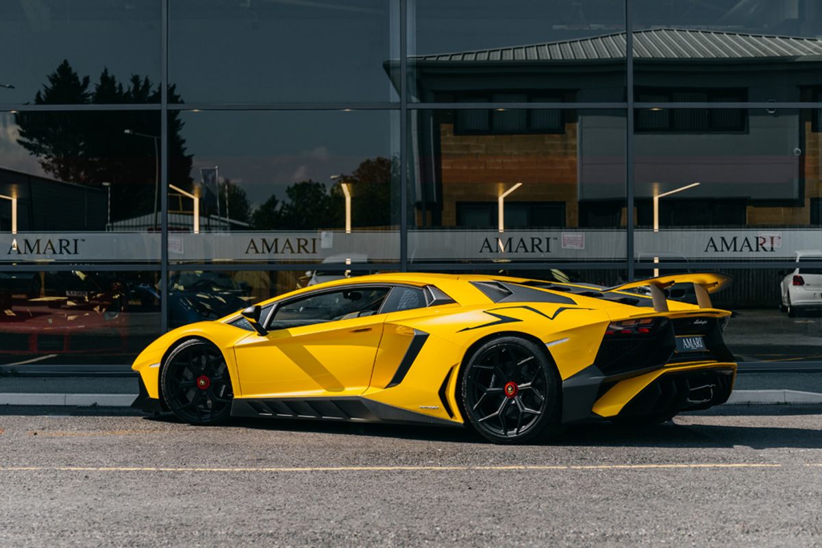 LAMBORGHINI AVENTADOR COUPE 6.5 LP 750-4 SUPERVELOCE 2DR SEMI AUTOMATIC
