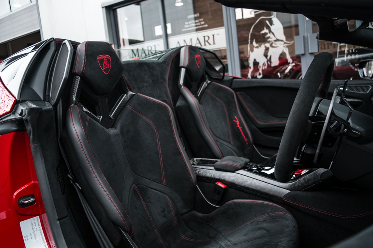 LAMBORGHINI HURACAN CONVERTIBLE 5.2 LP 640-4 PERFORMANTE SPYDER 2DR SEMI AUTOMATIC