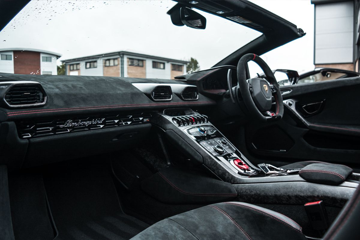LAMBORGHINI HURACAN CONVERTIBLE 5.2 LP 640-4 PERFORMANTE SPYDER 2DR SEMI AUTOMATIC