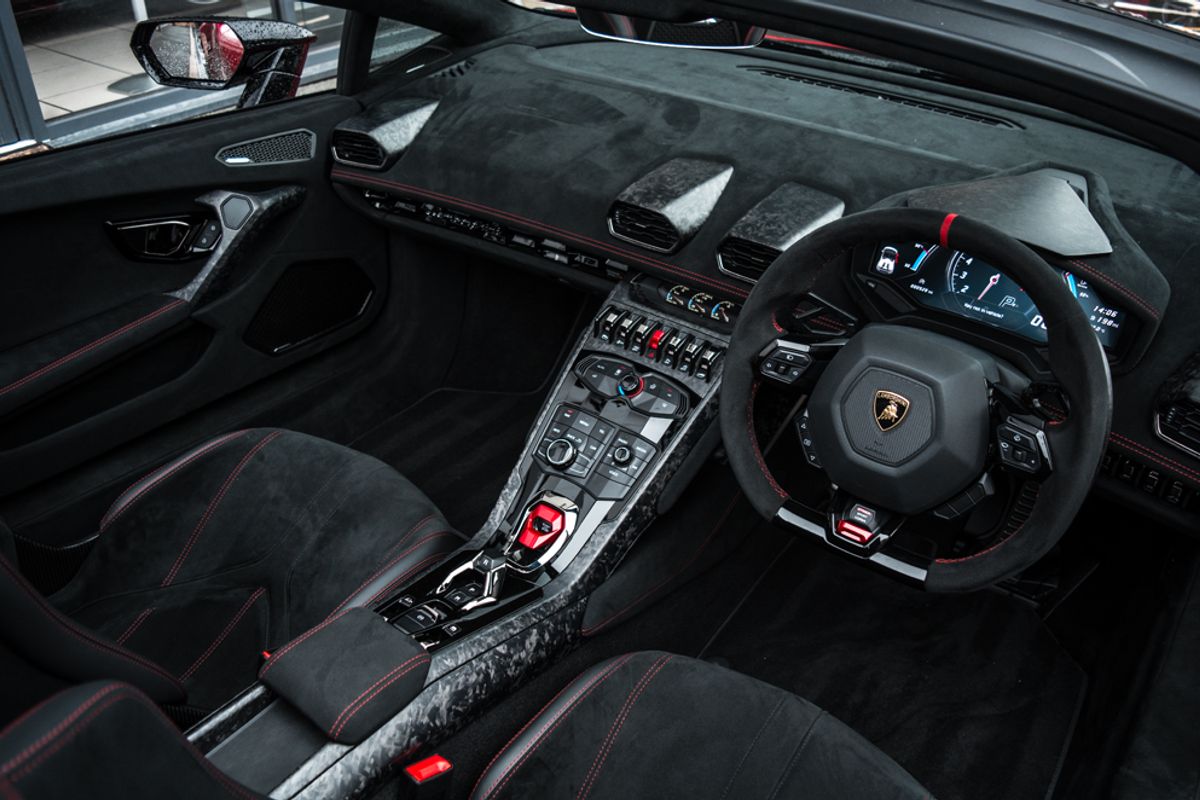 LAMBORGHINI HURACAN CONVERTIBLE 5.2 LP 640-4 PERFORMANTE SPYDER 2DR SEMI AUTOMATIC
