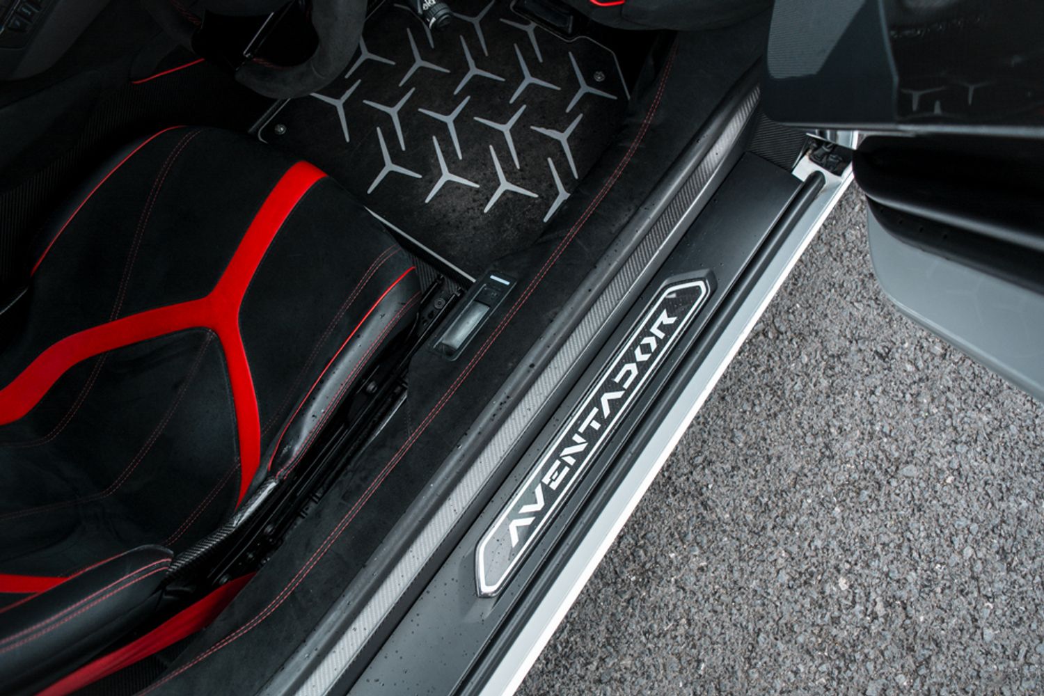 LAMBORGHINI AVENTADOR CONVERTIBLE 6.5 LP 750-4 SUPERVELOCE ROADSTER 2DR SEMI AUTOMATIC