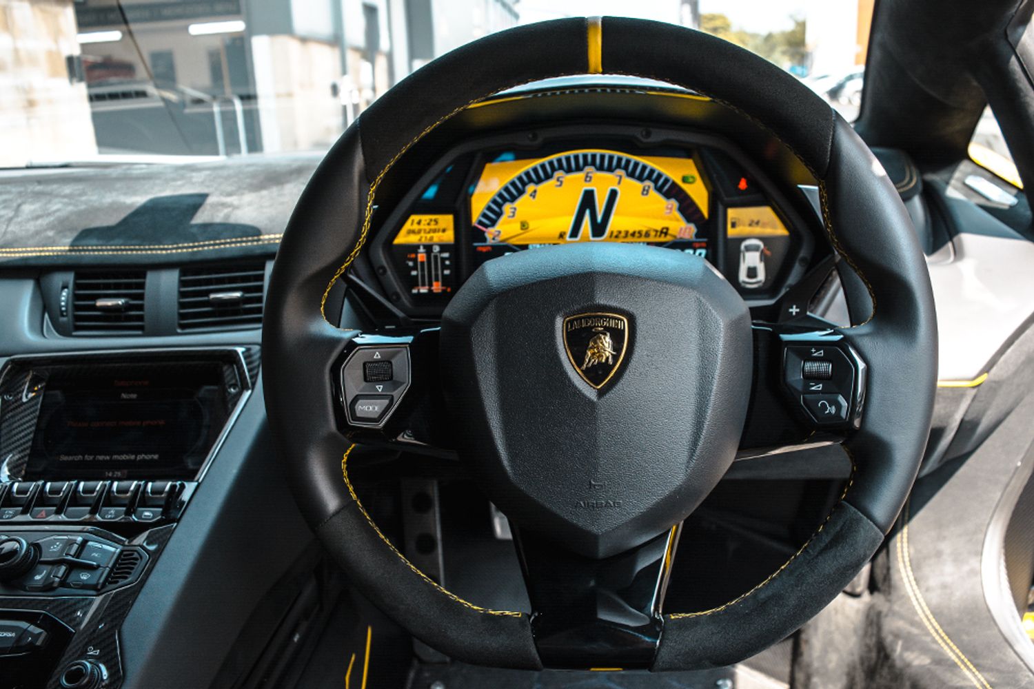 LAMBORGHINI AVENTADOR COUPE 6.5 LP 750-4 SUPERVELOCE 2DR SEMI AUTOMATIC